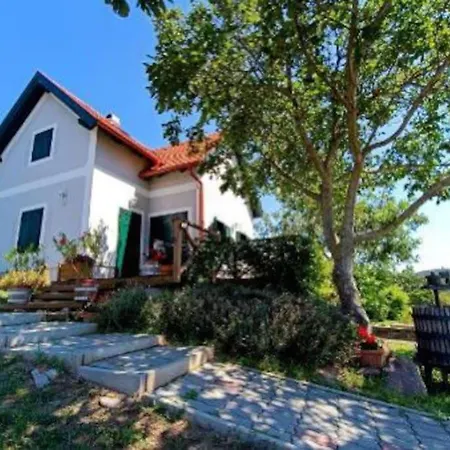 Panoramahaz Lovason Lovas