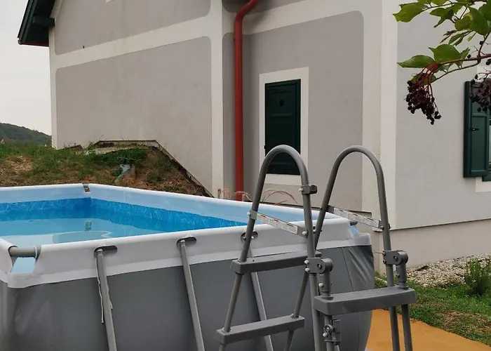 Panoramahaz Lovason *